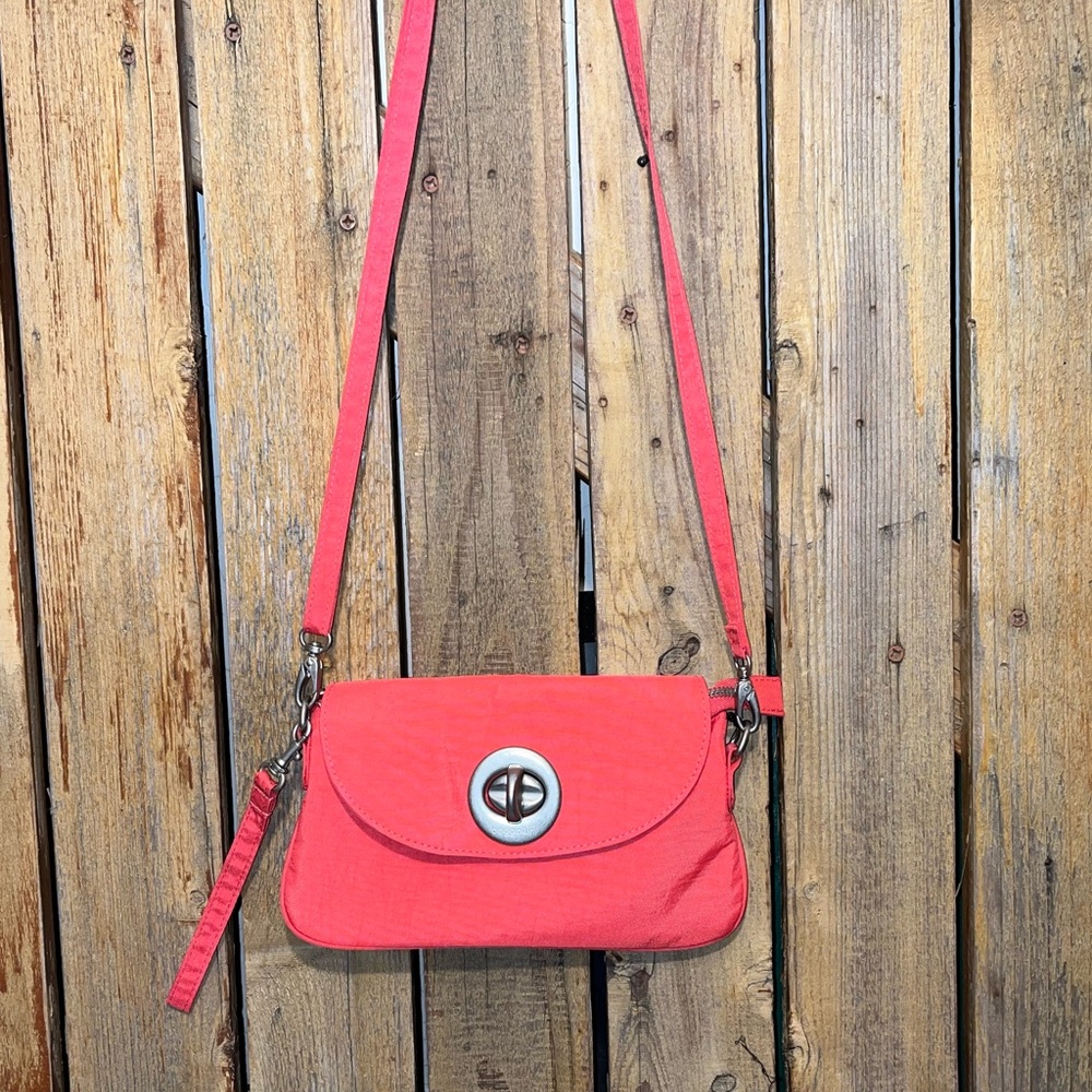 Pink Baggallini Small Shoulder Nag